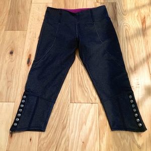 Lululemon Snap-Me Up capris